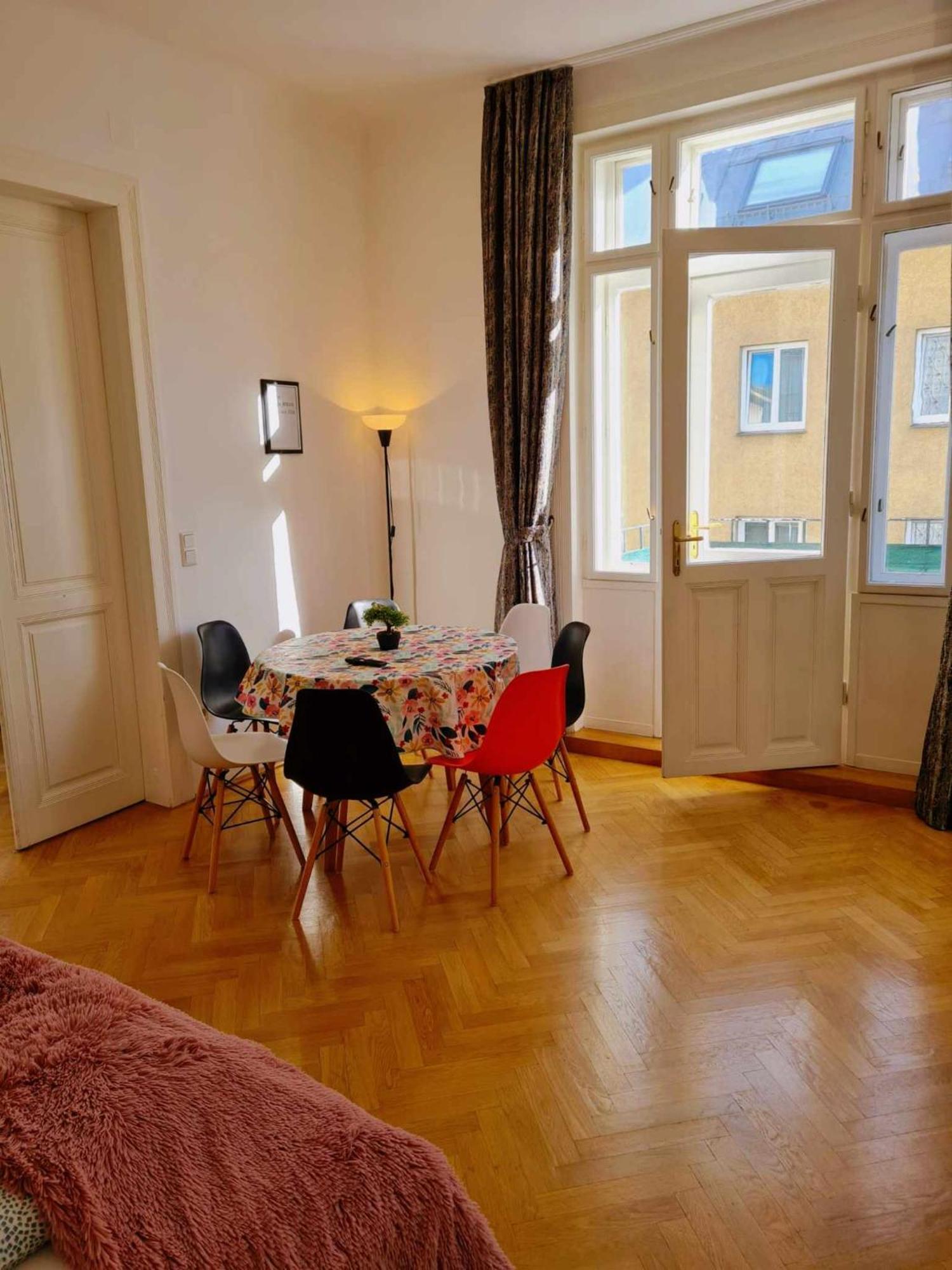 Central And Round 3 Minutes To City Shopping Center And Schoenbrunn Palace 维也纳 外观 照片